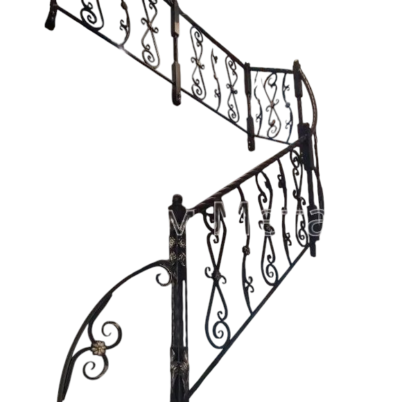 Поручни с элементами ковки